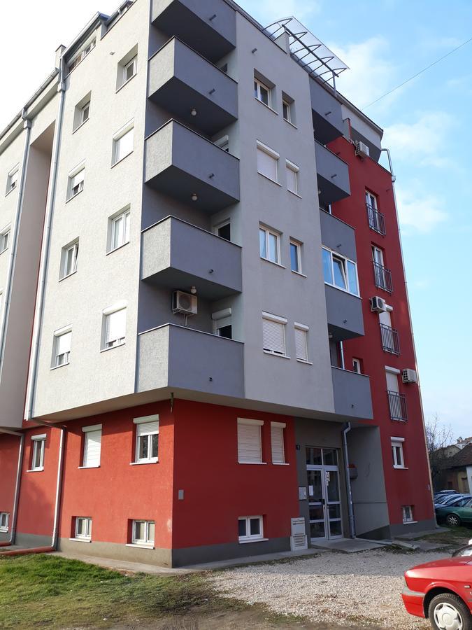 Apartment Azzuro Novi Sad Luaran gambar